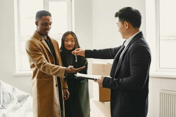 Investir dans un immeuble de rapport : guide essentiel pour réussir